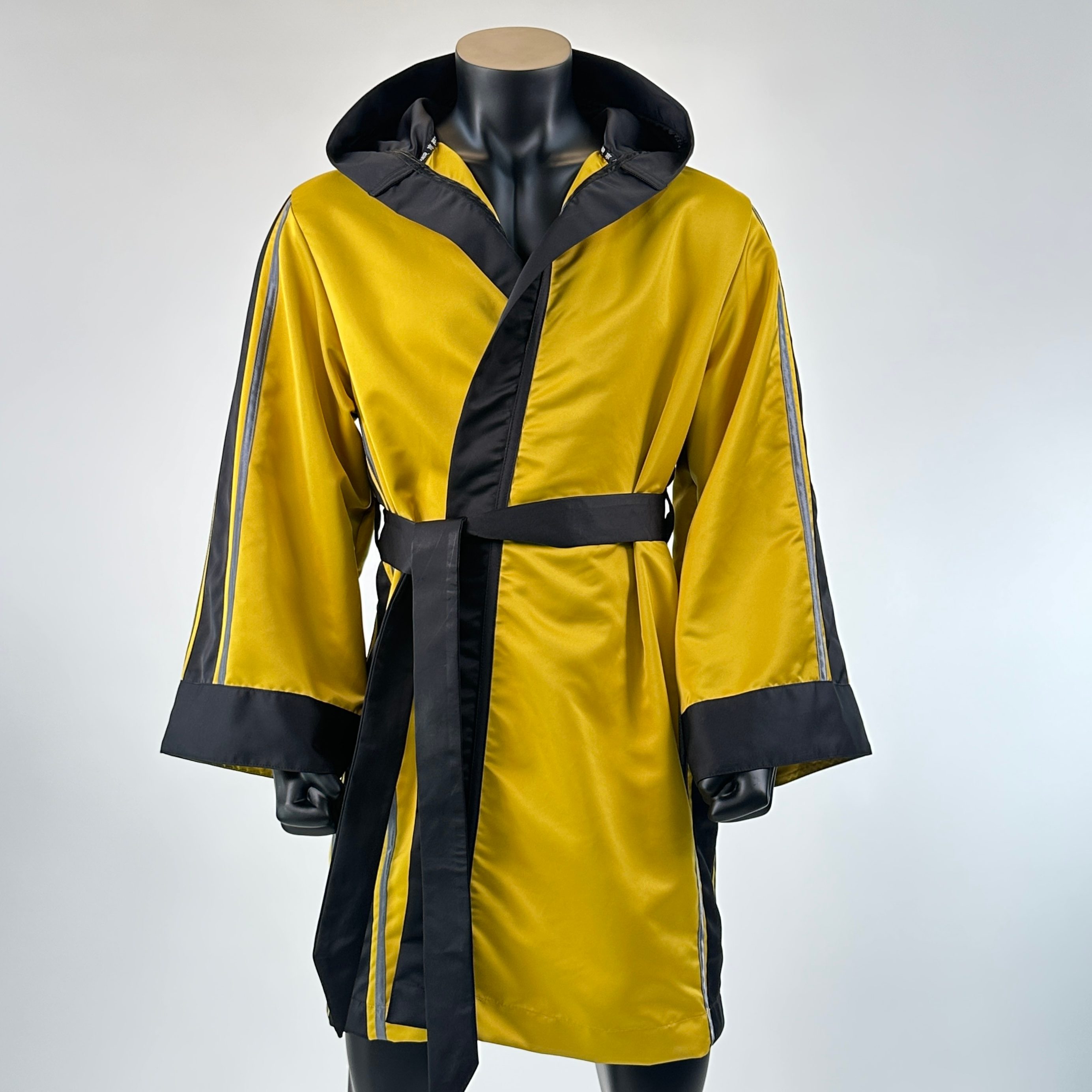 Winner Robe April Robes