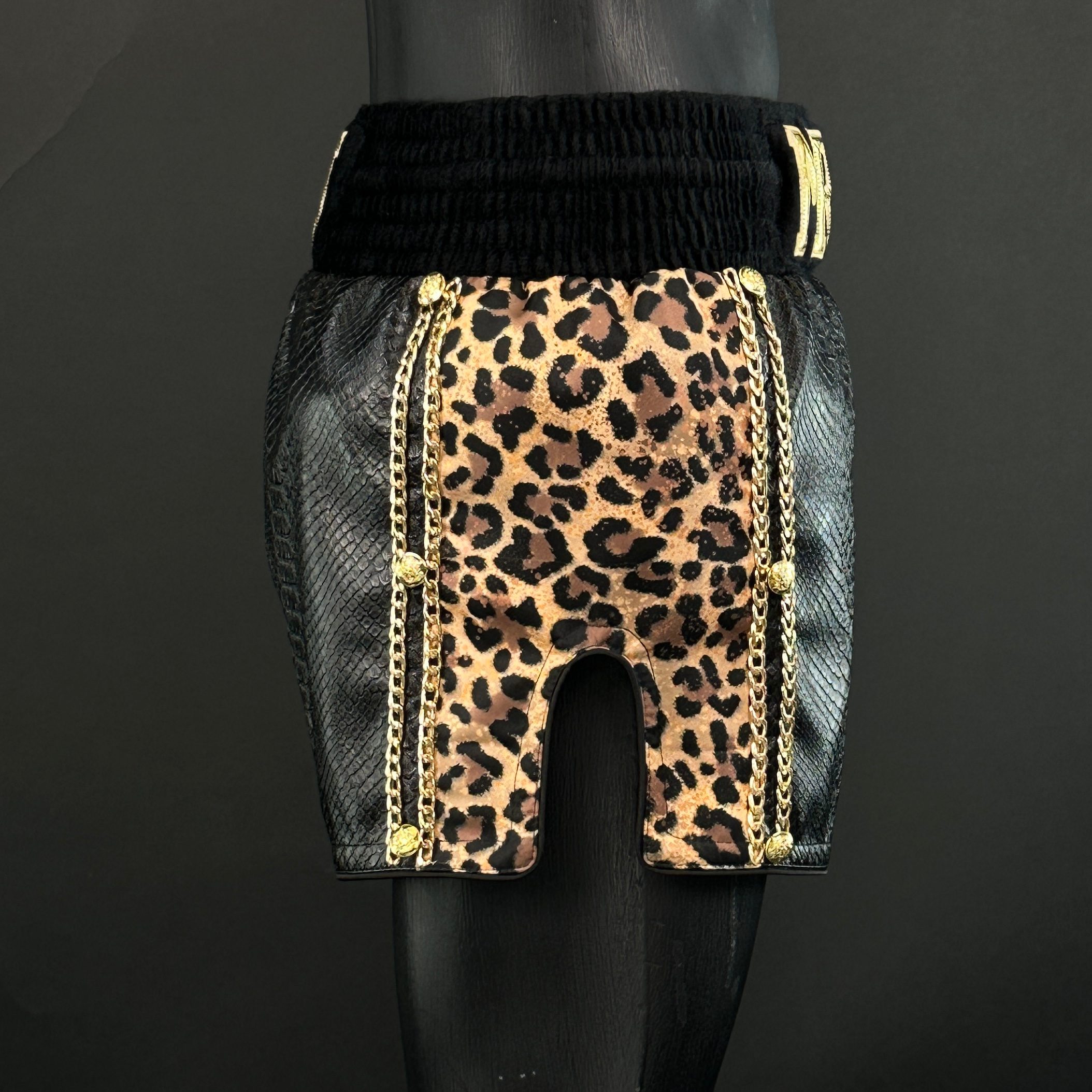 CHAINS MTS Krisztina 167619 Muay Thai Shorts