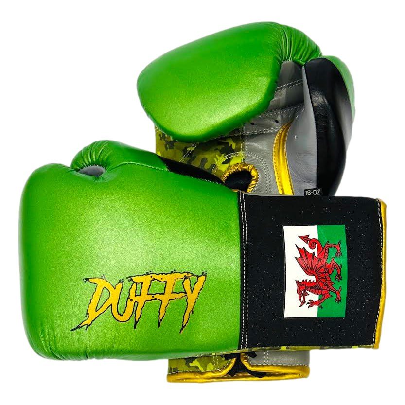 Gloves Laced / Flat Old 171039 Myles Boxing Gloves